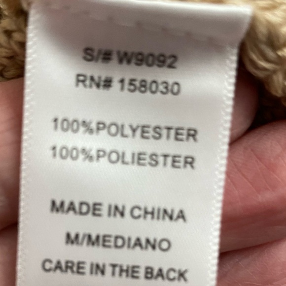 EUC Women’s Medium Love Tree V Neck Cropped Sweater with a Cable Knit in Tan - Picture 7 of 8